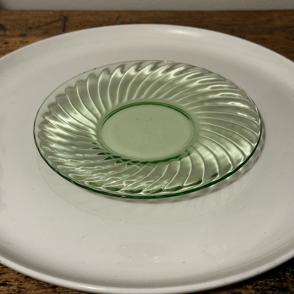 Anchor Hocking Swirl Green Uranium Glass Plate